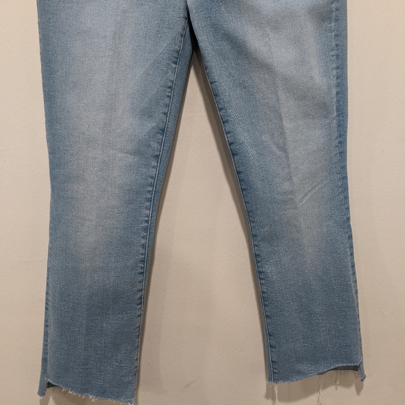MOTHER The Insider Crop Step Fray Jeans - Picture 7 of 15